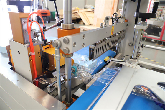 Cosmetic POF Fully Automatic Shrink Wrapping Machine , 30 Pcs/Min Heat Shrink Tunnel Machine
