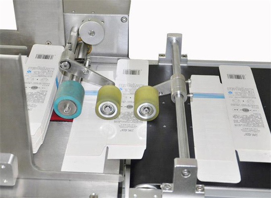 50-150pcs/Min Pouch Labeling Machine Paging Sticker Label Applicator