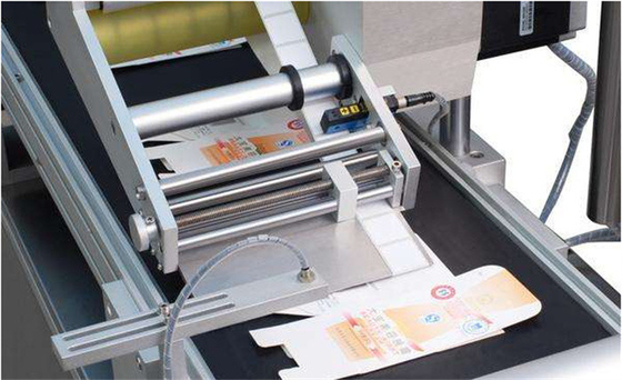 50-150pcs/Min Pouch Labeling Machine Paging Sticker Label Applicator